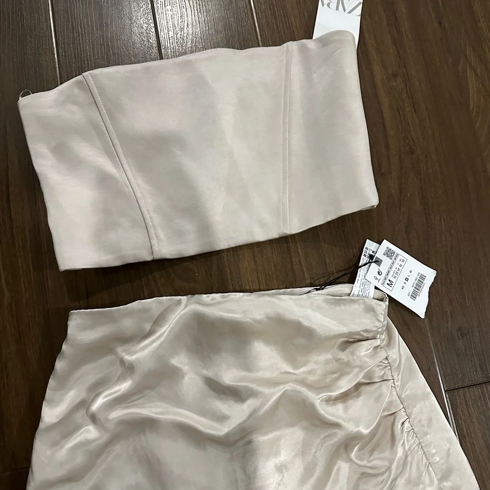 Zara satin effect cream skirt and corset top - Picture 3 of 9